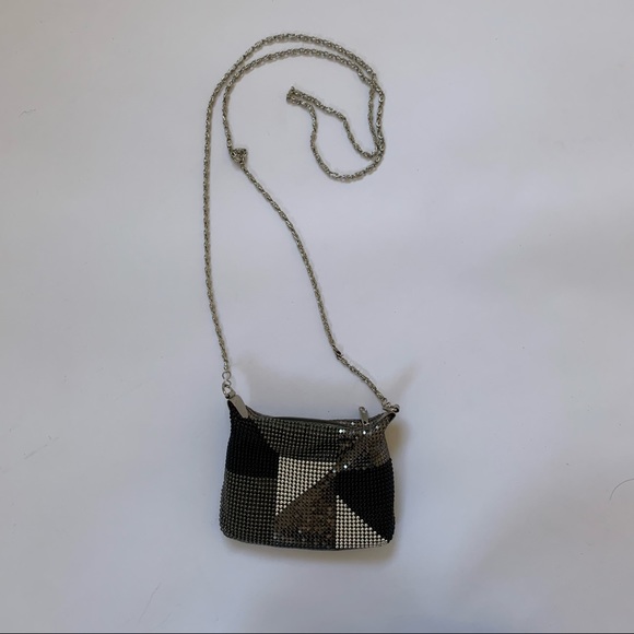 adorable mini bedazzled purse !🖤 - Picture 2 of 3